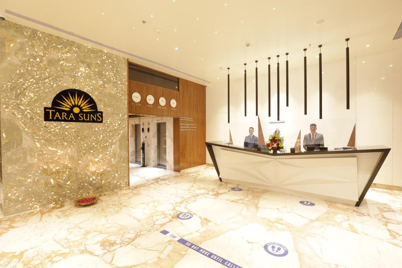 Tara Suns Hotel Vadodara Bagian luar foto