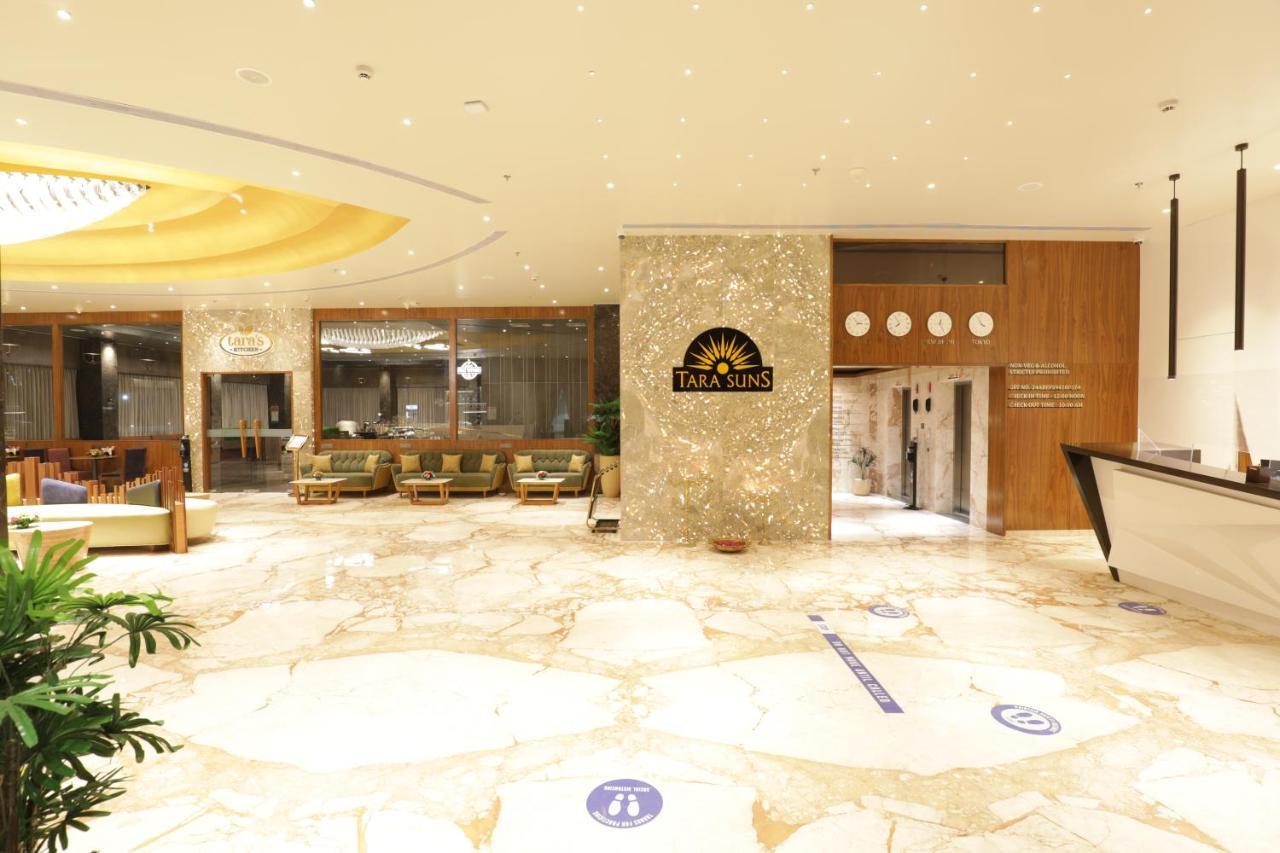 Tara Suns Hotel Vadodara Bagian luar foto