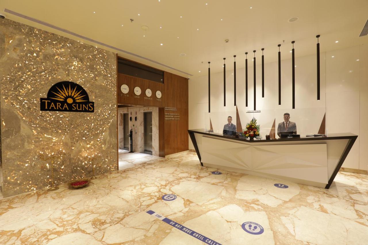 Tara Suns Hotel Vadodara Bagian luar foto